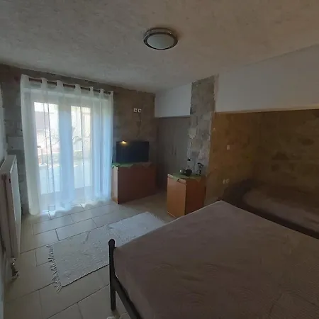 Апартаменты Stymfalia Stone House *