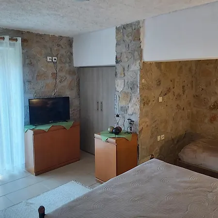 Stymfalia Stone House Apartment