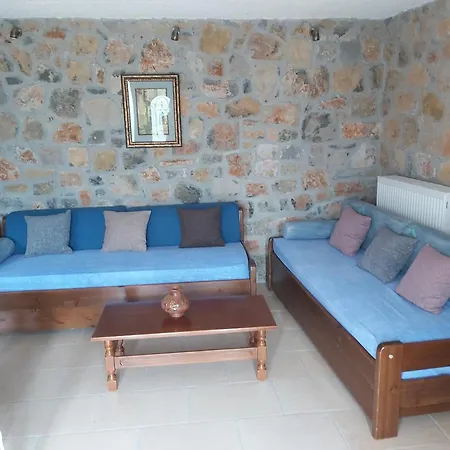 Stymfalia Stone House *