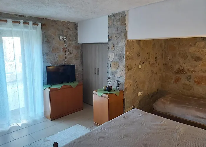 Stymfalia Stone House شقة